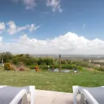Villa Oceanview Cliff Retreat *