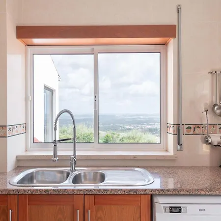 Oceanview Cliff Retreat * 卡尔达斯达·赖尼亚
